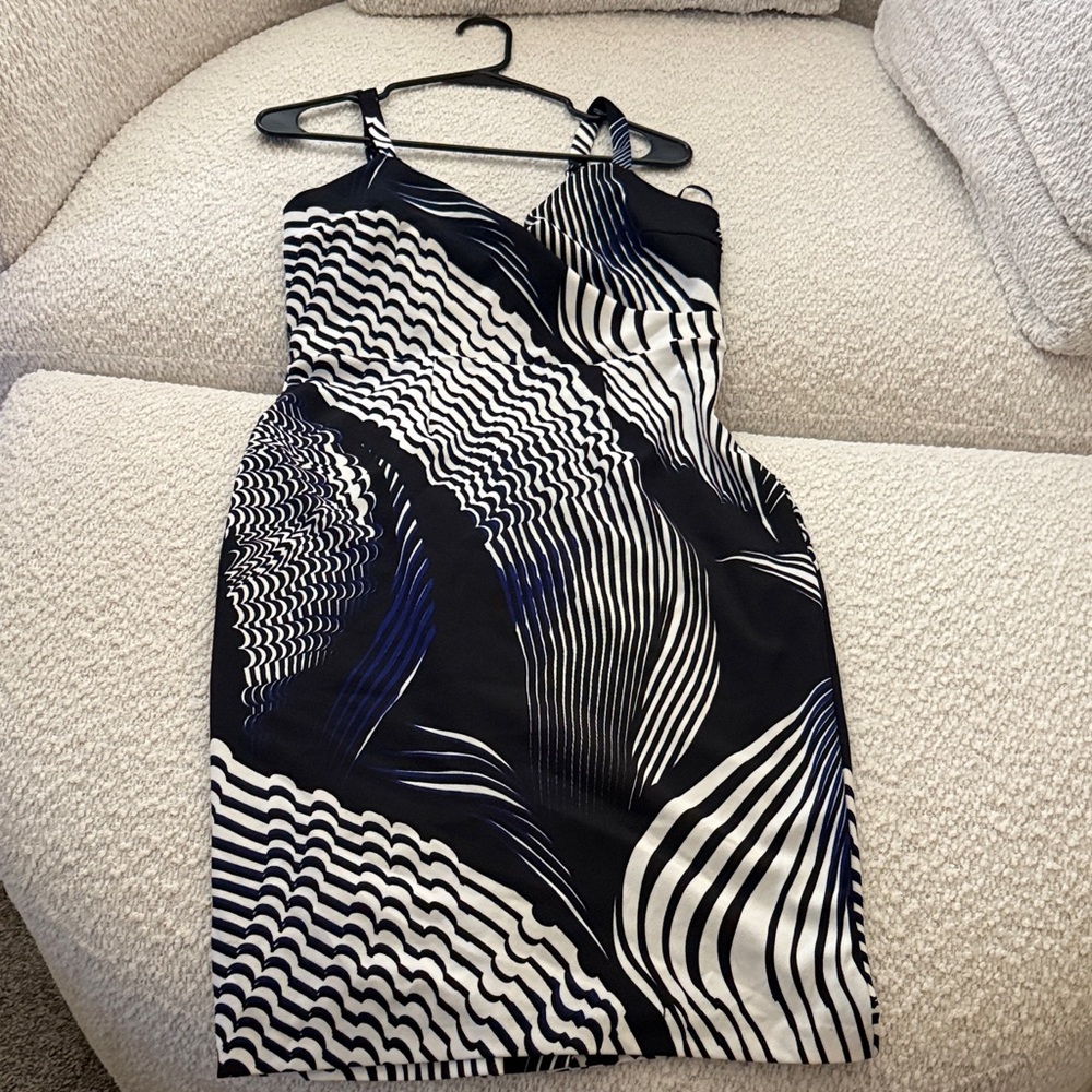 Elegant Black, Blue, and White Strapless Express Dress